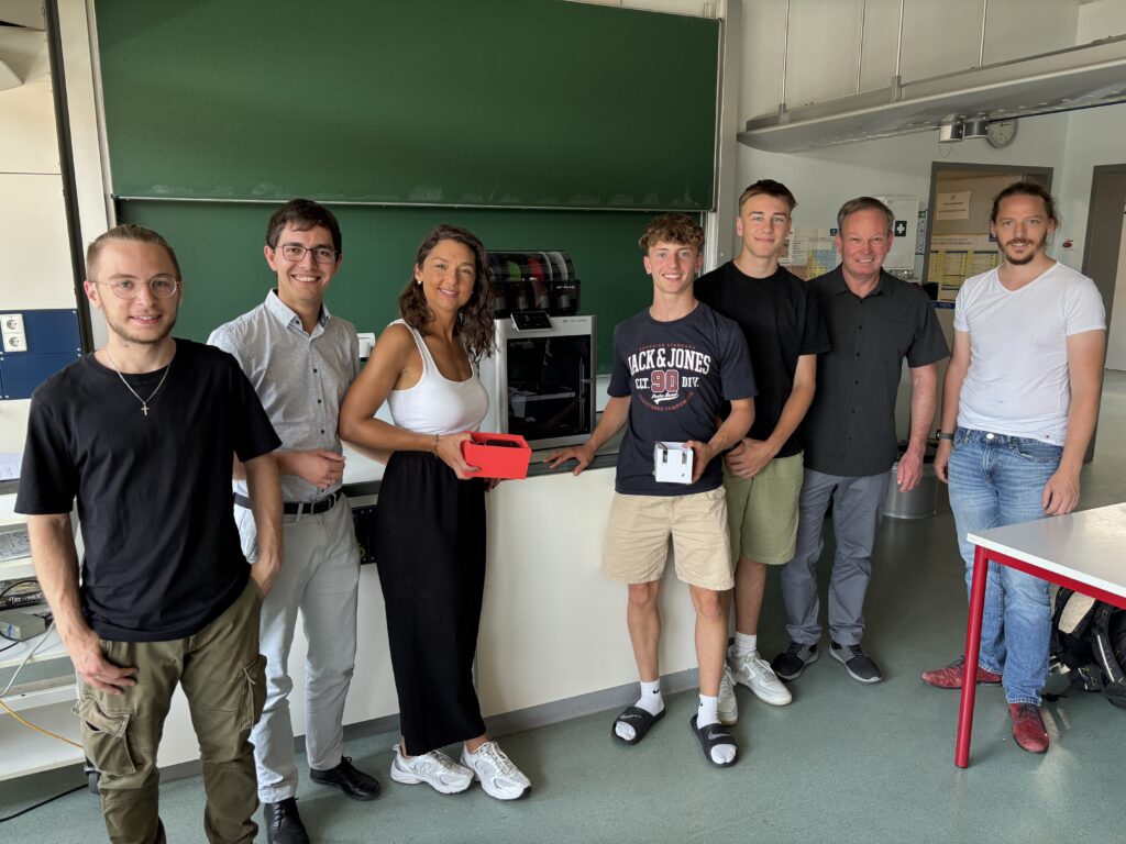 Mitarbeiterspenden finanzieren neuen 3D-Drucker am Besigheimer Gymnasium